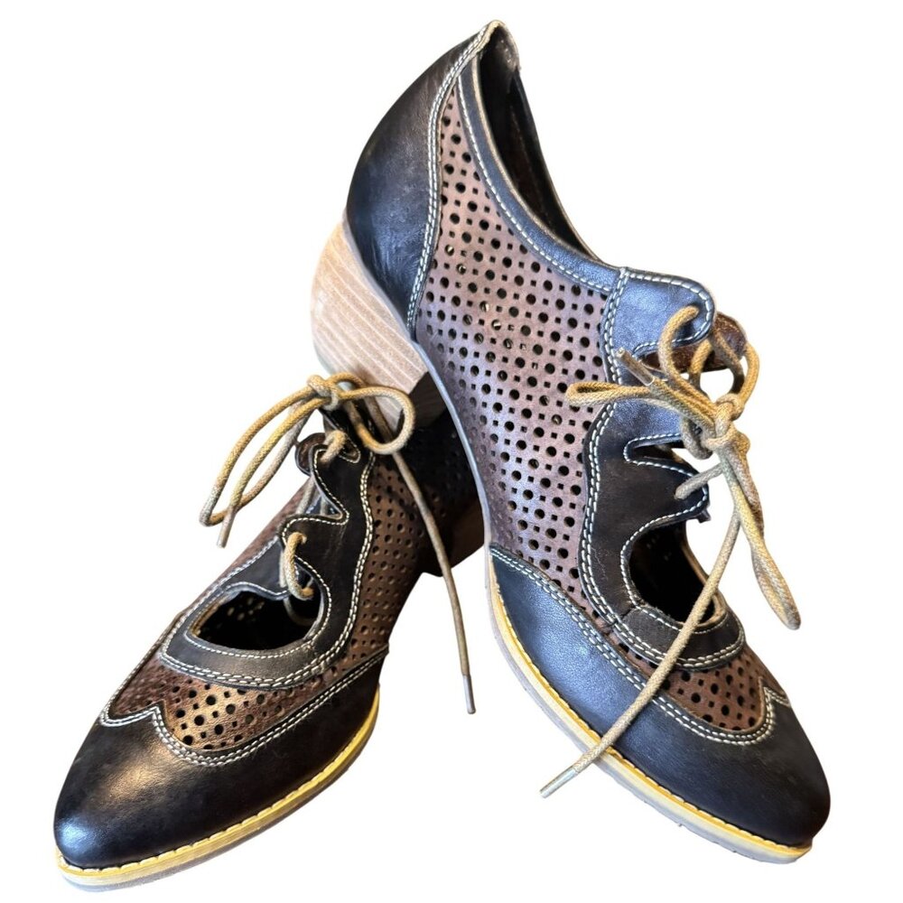 LArtiste By Spring Step Perforated Leather Lace-Up Oxford Heels - Picture 6 of 9